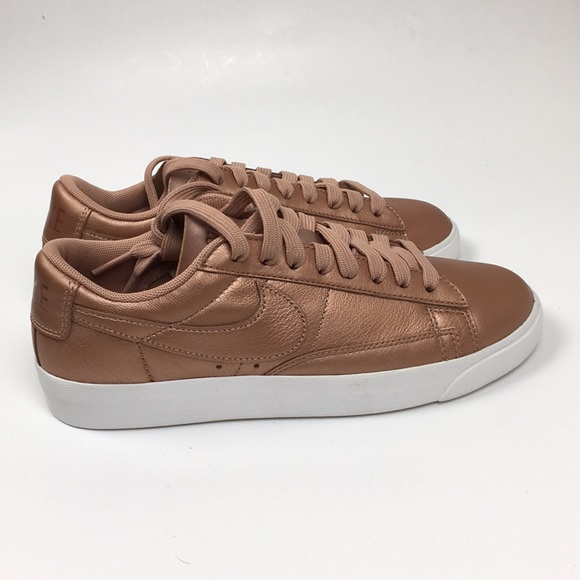 Nike Blazer Low Le Gym Shoes - Picture 1 of 8
